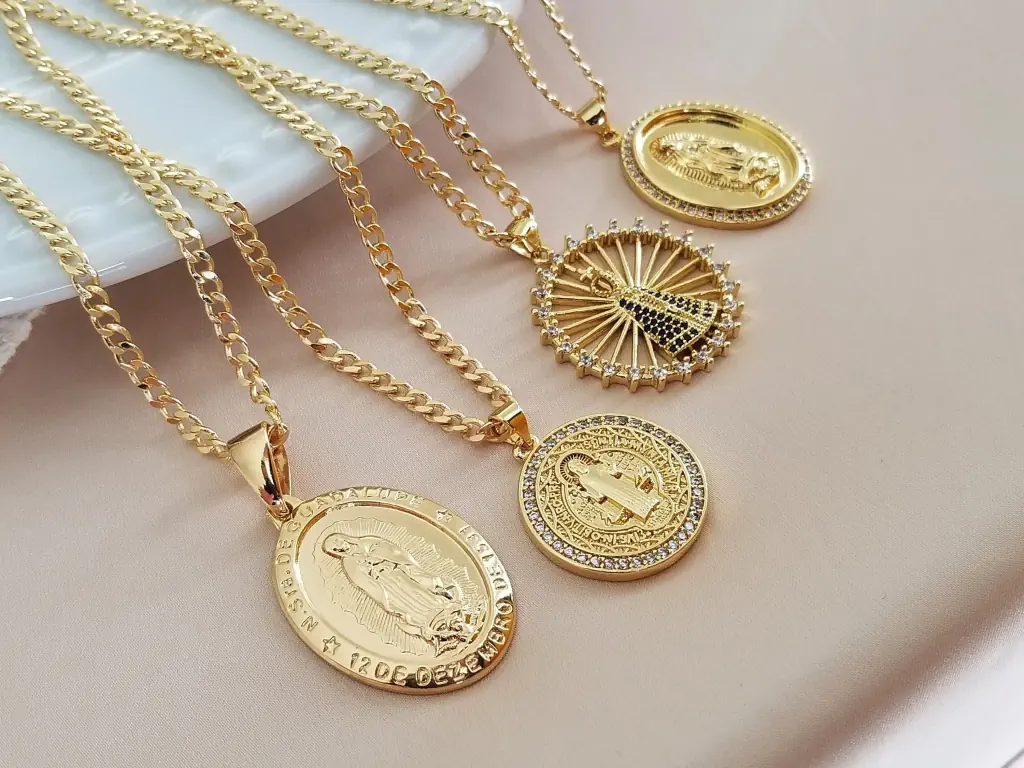 آویز گردنبند یا پلاک